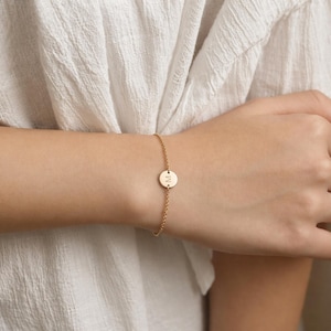 Personalized Disc Bracelet • 14K Gold Filled Initial Bracelet • Custom Name Bracelet • Dainty Gold Bracelet • Gift for Mom Daughter