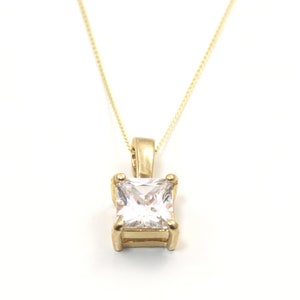 Pendant Princess Cut 1ct Diamond Unique Solitaire 4 Claw set in 9ct Gold with Chain Fully UK Hallmarked