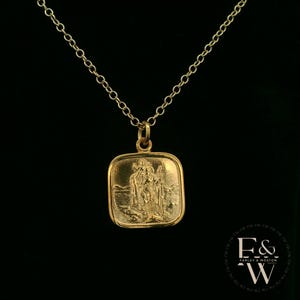 9ct Solid Yellow Gold Saint Christopher Pendant