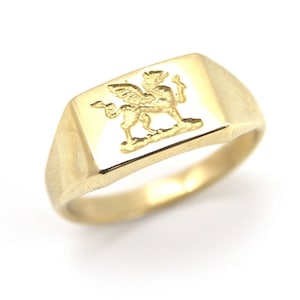 Signet Ring Yellow Gold Welsh Dragon S49