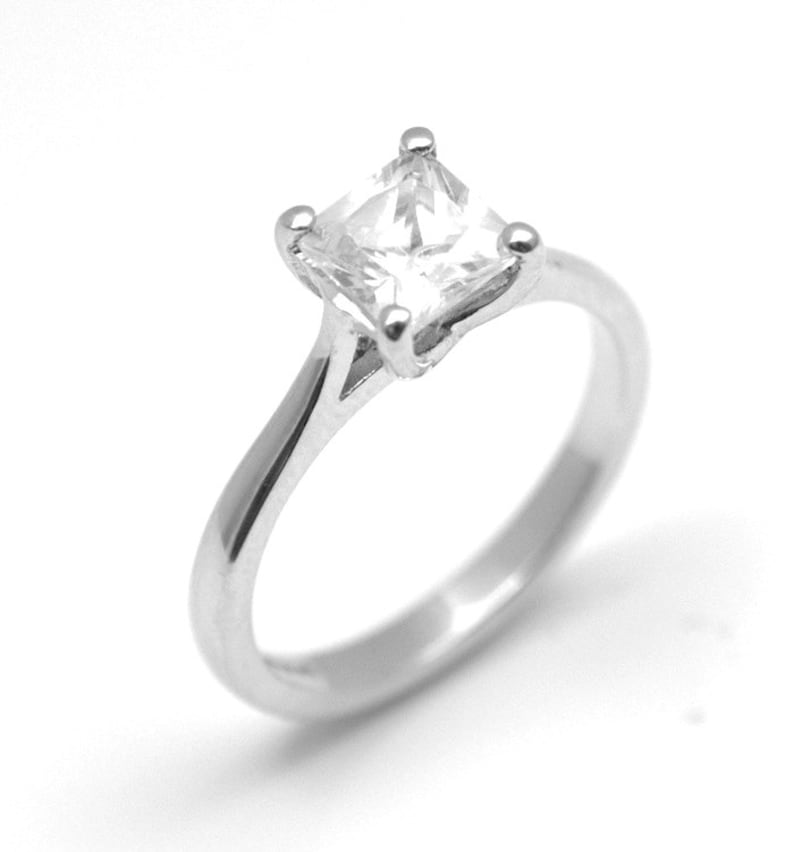 Engagement Ring Solitaire Diamond Unique 9ct Gold UK Hallmarked