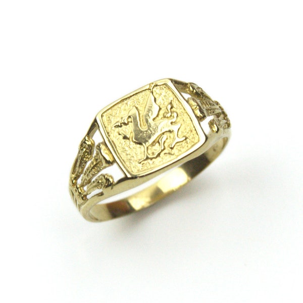 Signet Ring Gold Welsh Dragon and Prince of Wales