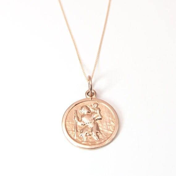 Classic Oval Aquamarine Pendant In 9ct Yellow GoldPendants- UK - Foto 11