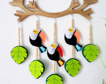 Jungle baby mobile in felt and wooden beads - Large wall mobile Toucan decoration