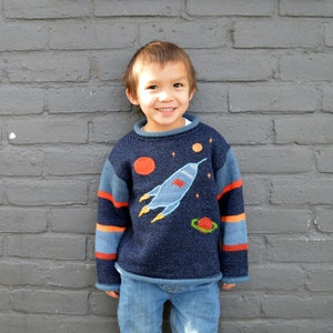 Tricoté Alpaga Jumper Space rocket design Pull/Pullover, Pulls en laine tricotés pour enfants, Pulls amusants pour enfants, cadeau de Noël de vaisseau spatial image 1