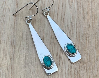 Minimalistiska, geometriska örhängen i turkos sterlingsilver med hänge
