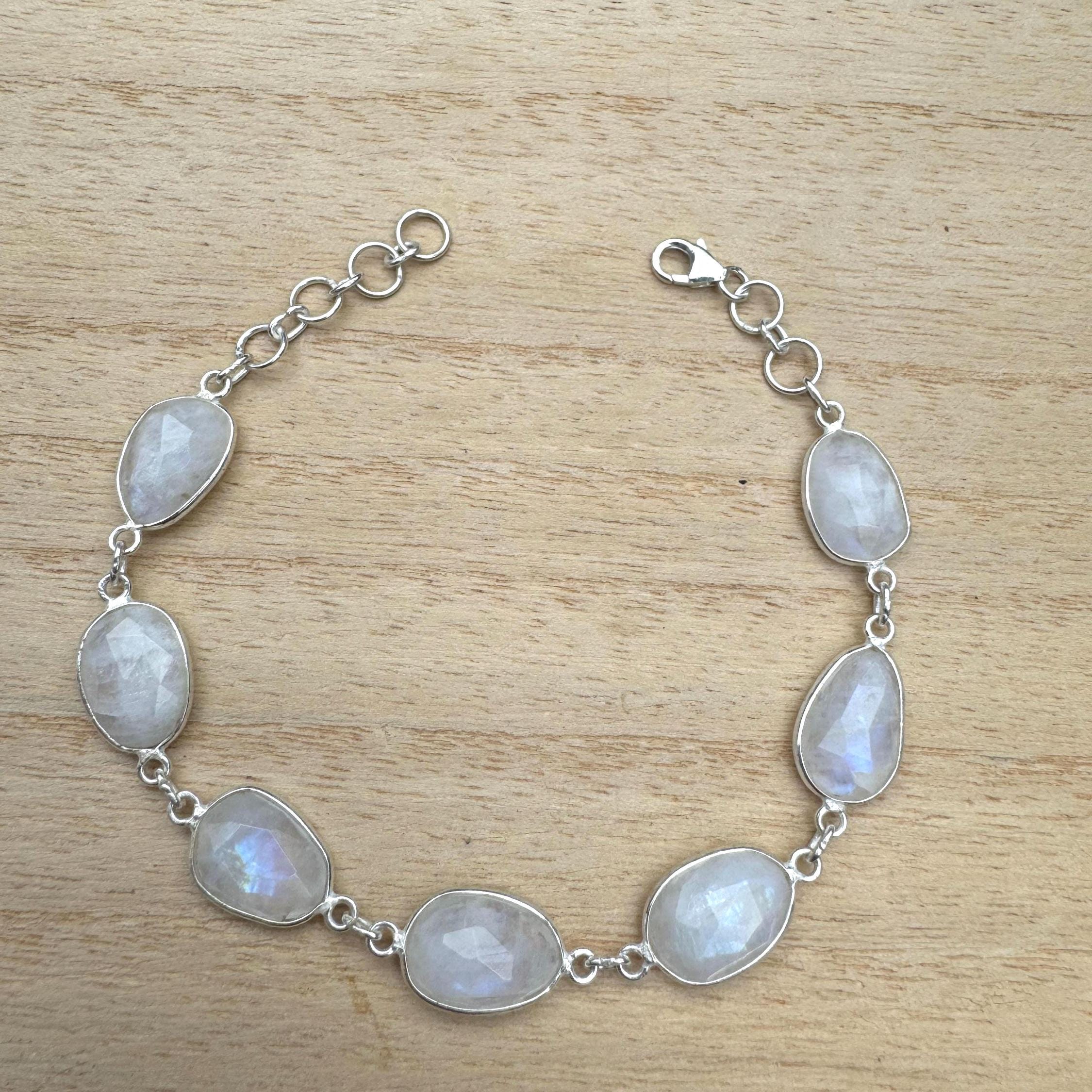 ★早期完売★STONEHENgE★Silver Material Half Moon Bracelet★ Faceted Moonstone Sterling Silver Bracelet, Rainbow