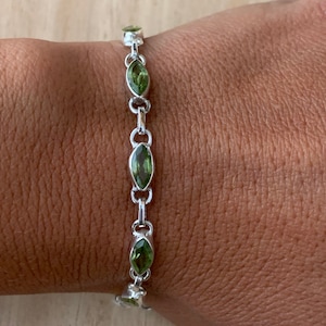 Peridot sterling silver bracelet, Faceted peridot bracelet, Chain faceted peridot bracelet, Green Peridot bracelet, august birthstone