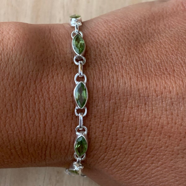 Peridot sterling silver bracelet, Faceted peridot bracelet, Chain faceted peridot bracelet, Green Peridot bracelet, august birthstone