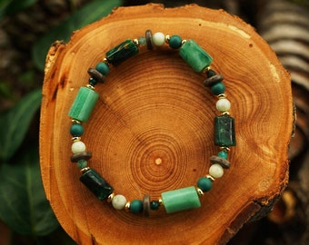 Elastic bracelet with emerald and blue garnet | Boheme bracelet | Nature Bracelet | Forest and elf jewelry | Hippie jewelry