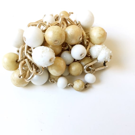 Mid-Century White and Tan Beaded Necklace - image 2