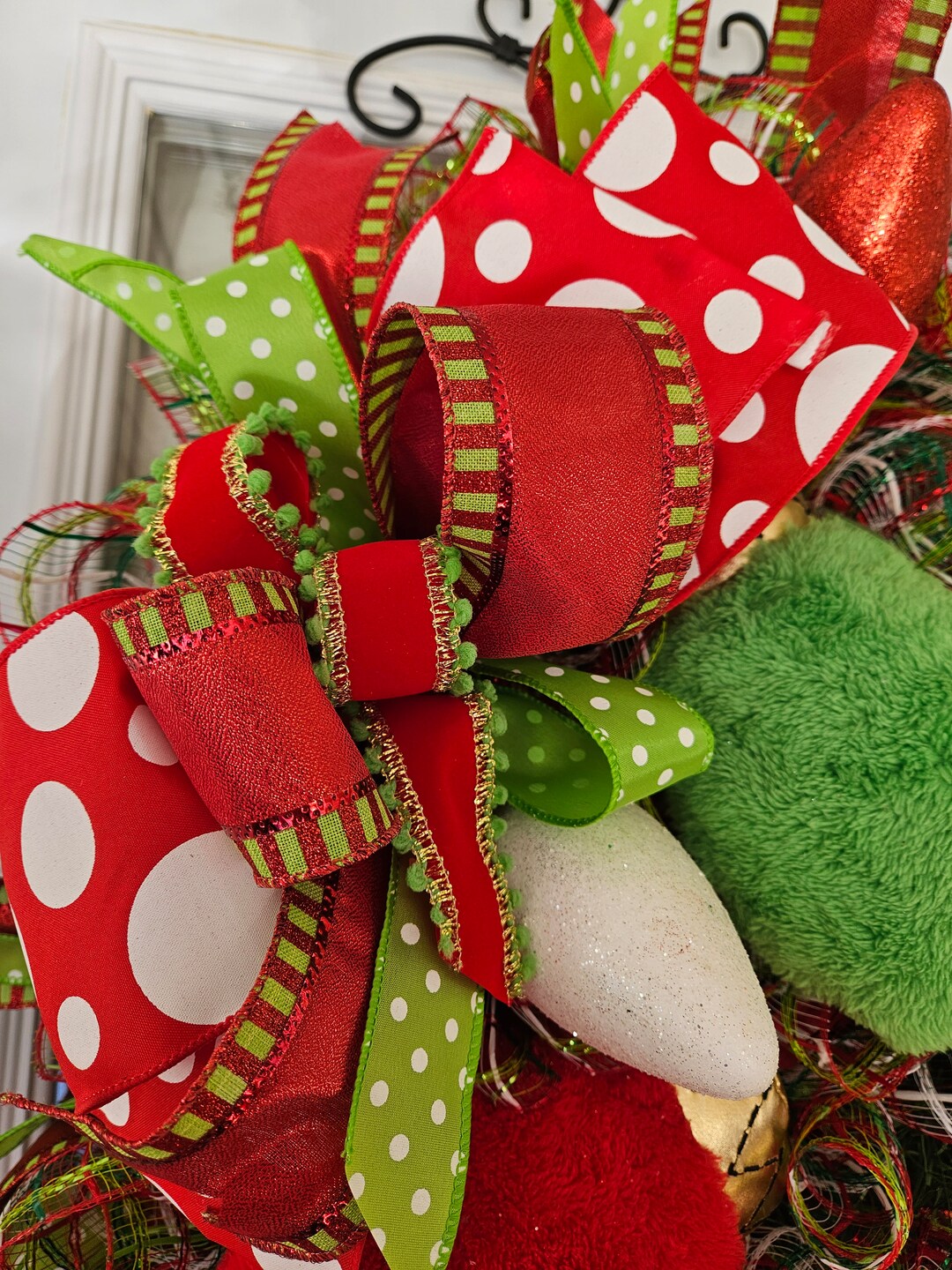 Handmade Light Bulb Wreath, Christmas Light Bulb Wreath, Red and Green