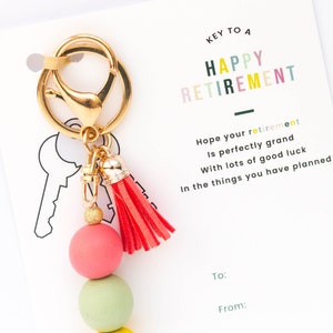 Cadeaux de retraite pour femmes. Cadeaux de retraite pour les enseignants. Idées cadeaux pour la retraite. Carte de bonne retraite. Porte-clés retraite pour femme.