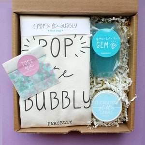 Coffret cadeau félicitations | Panier-cadeau de fiançailles | Cadeau pour un nouvel emploi | Coffret cadeau de fin d'études | Cadeau de promotion d'emploi