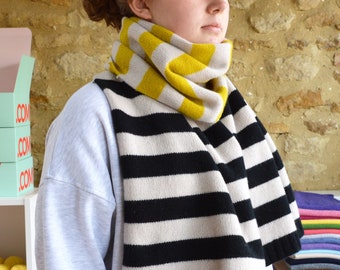 Stripe scarf knitting pattern instant PDF download, knitting projects, beginner knitting, easy beginner knitting pattern.