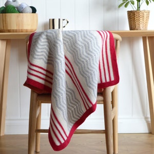 Zig Zag Crochet Blanket kit image 2