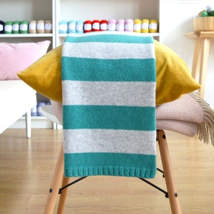 Stripe blanket knitting kit with yarn, easy knitting pattern, baby blanket pattern, adult diy kit, knit blanket pattern image 3