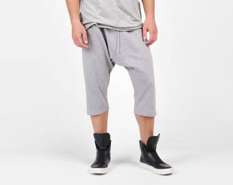 Nouveau pantalon ample décontracté à entrejambe bas par AakashaHomme A05567M