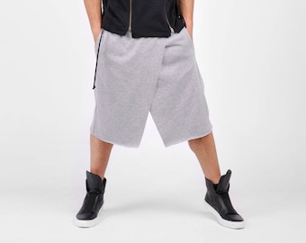 Nouveau pantalon ample décontracté avec jupe à entrejambe basse avec poches latérales par AakashaHomme A05134M