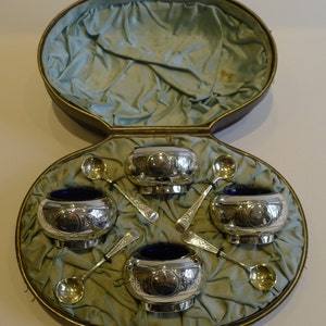 Boxed Set Antique English Sterling Silver Open Salts & Spoons - 1881