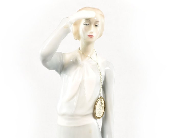 Royal Doulton Panorama HN3028 Figurine 1985 Reflections Series Designed by Robert Jefferson Original Tag 12.75 Inches Tall Holiday Gift
