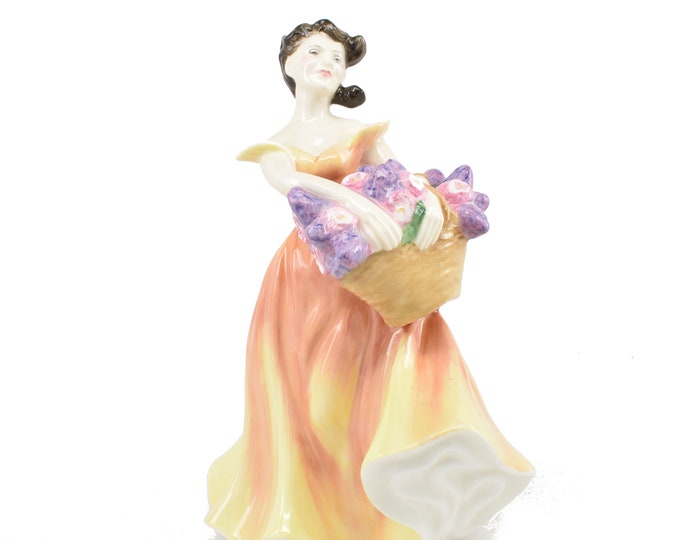 Royal Doulton Lesley HN2315 Figurine Mary Nicoll Classic Pretty Ladies Series Copyright 1985 Holiday Gift