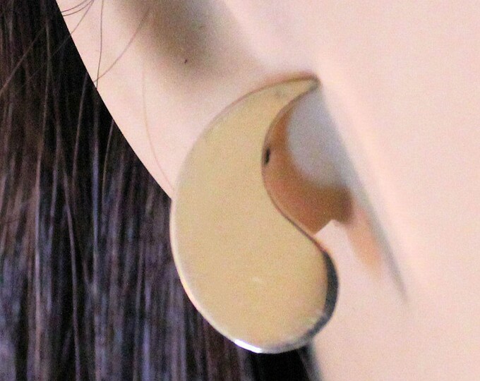 Estate Gold Earrings Vintage 14K Solid Yellow Gold Paisley Comma Tadpole Yin Yang Post Studs Buta Boteh Tear Drop Vegetable Motif Made in US