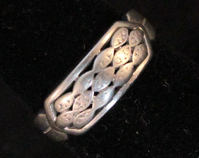 Vintage 14K Solid White Gold Ring 3.71 Grams Size 6.25 Fast Ship Celtic Shabby Chic Ren Faire Holiday Gift