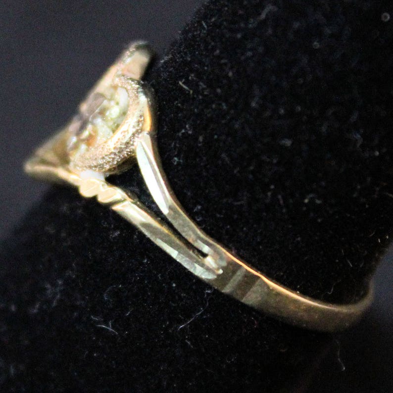 Estate 14K Solid Yellow Gold Open Heart White Gold Star Flower Ring 1.51 Grams Size 5 Wedding