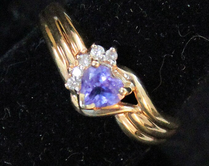 Estate 14K Yellow Gold Heart Cut Synthetic Tanzanite Genuine Diamonds Ring 3.7 Grams Size 8 Holiday Gift
