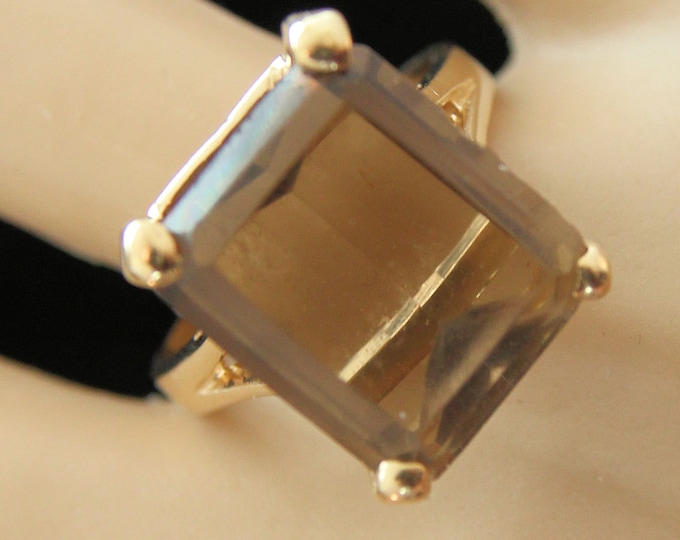 14K Solid Yellow Gold Natural Smoky Quartz Ring 10 Carats Emerald Cut Vintage Estate Over 8 Grams Size 8 Holiday Gift