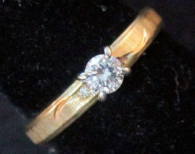 Estate 14K Yellow Gold .27 Carat Diamond Solitaire With Accents Engagement Ring 3.21 Grams Size 6.75 Holiday Gift