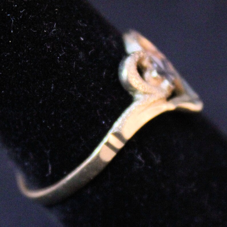 Estate 14K Solid Yellow Gold Open Heart White Gold Star Flower Ring 1.51 Grams Size 5 Wedding