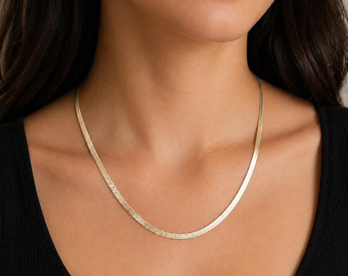 Vintage 14K Solid Yellow Gold Herringbone Chain Necklace, Italy