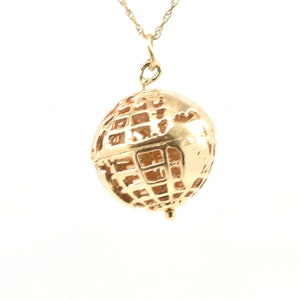 Estate Gold Charm Vintage 14K Solid Yellow Gold Globe Pendant Grams Earth World Map