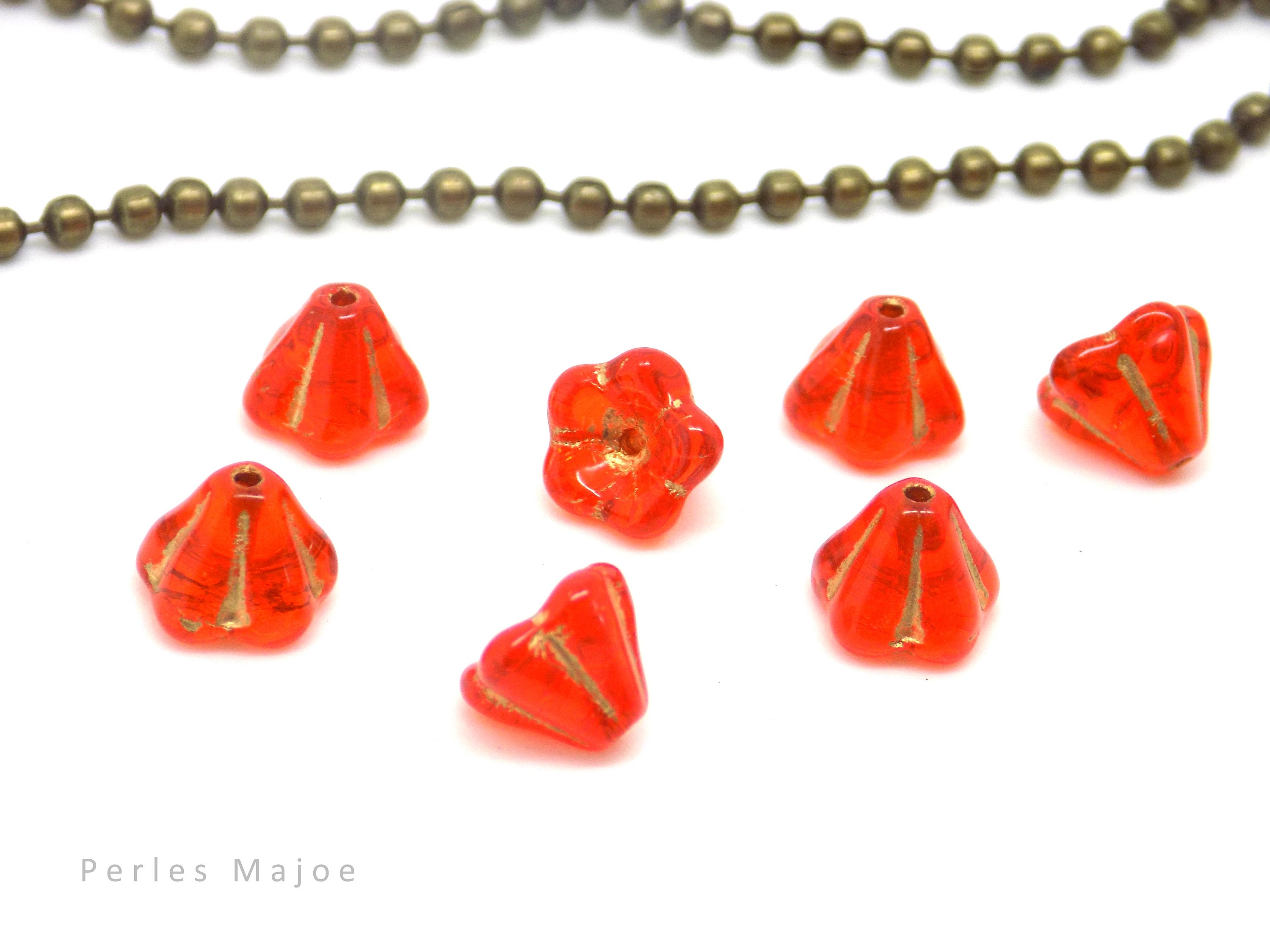 Lot De 22 Cabochons En Verre De Bohême Anciens - Forme Goutte Rouge Pailleté Or