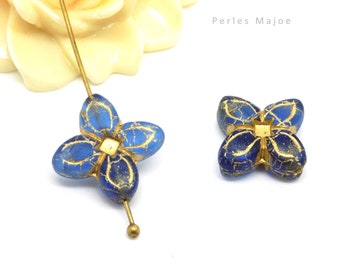 Perles tchèques fleur lys, verre pressé, translucide, bleu marine, patine bronze antique, 17 mm, lot de 2