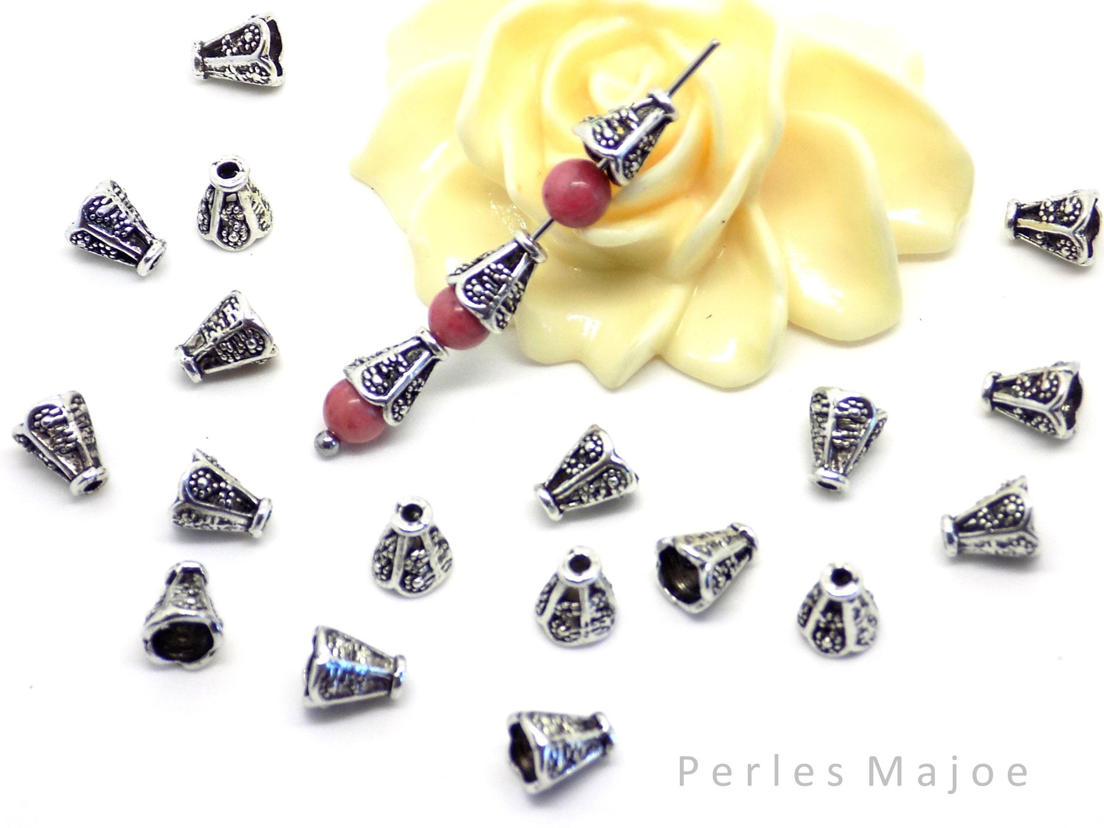 10 Caps (calottes/coupelles) Pour Bijoux - Dimensions 13x13 Mm, Trou 1,4 Mm - Métal Argenté Style Tibétain