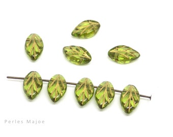 Perles tchèques feuille de Hêtre, verre pressé, translucide, vertes, bronze antique, patine, 11 x 7 mm, lot de 8