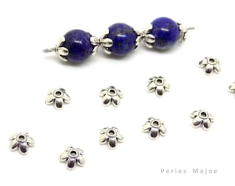 Coupelles fleurs, style tibétain, couleur argent antique, dimensions 6.5 x 3 mm, vendues par lot de 20 et 40