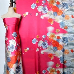 Einzigartig entworfener neuer Druck-Seidensatin-Stoff, schöner Blumendruck, für Modedesigner-Seidenkimono, Seidenrobe, Seiden-Kaftan