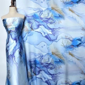 Tessuto di raso di seta stampato 2024ss dal design unico, albero dipinto a mano astratto, per kimono di seta, vestaglia di seta, caftano di seta; sciarpa di seta