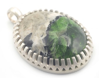Chrome Diopside and Sterling Silver Pendant oval shaped green with gray color, Gemstone Pendant chain necklace, Natural stone pendant