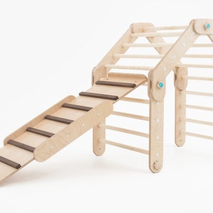 HAPPYMOON® NATURAL CLIMBER mit Rampen, Klettergerüst aus Holz, verwandelbares Dreieck, Montessori-Rampen, Kletterhalle, Spielzimmer Climber + Bar ramp