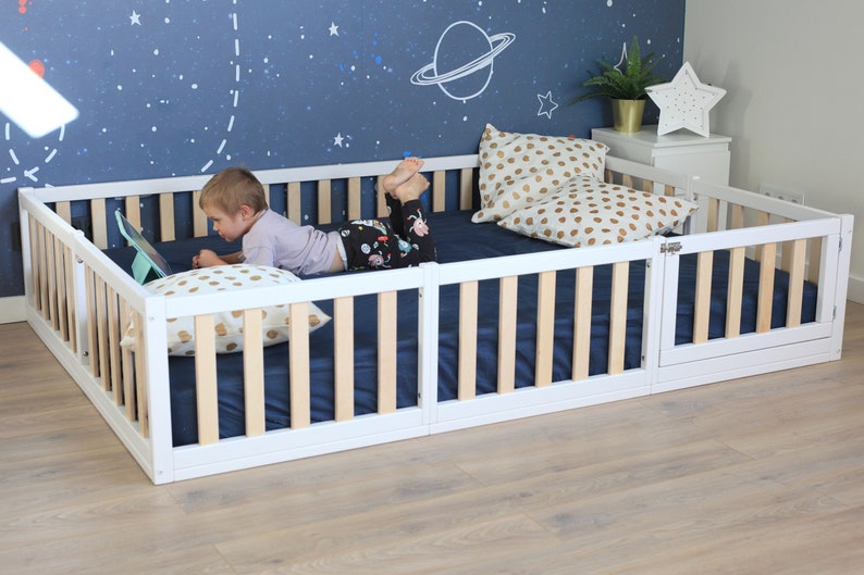 HAPPYMOON® Lit au sol Montessori blanc avec lattes, lit de bébé, lit d'enfant, lit plateforme Montessori pour tout-petit, stylo d'enfant salle de jeux image 1