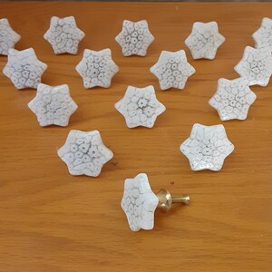 15 Pc glass Knobs,1.5" dia ,Star shape ,white snow flake flower with Brass base