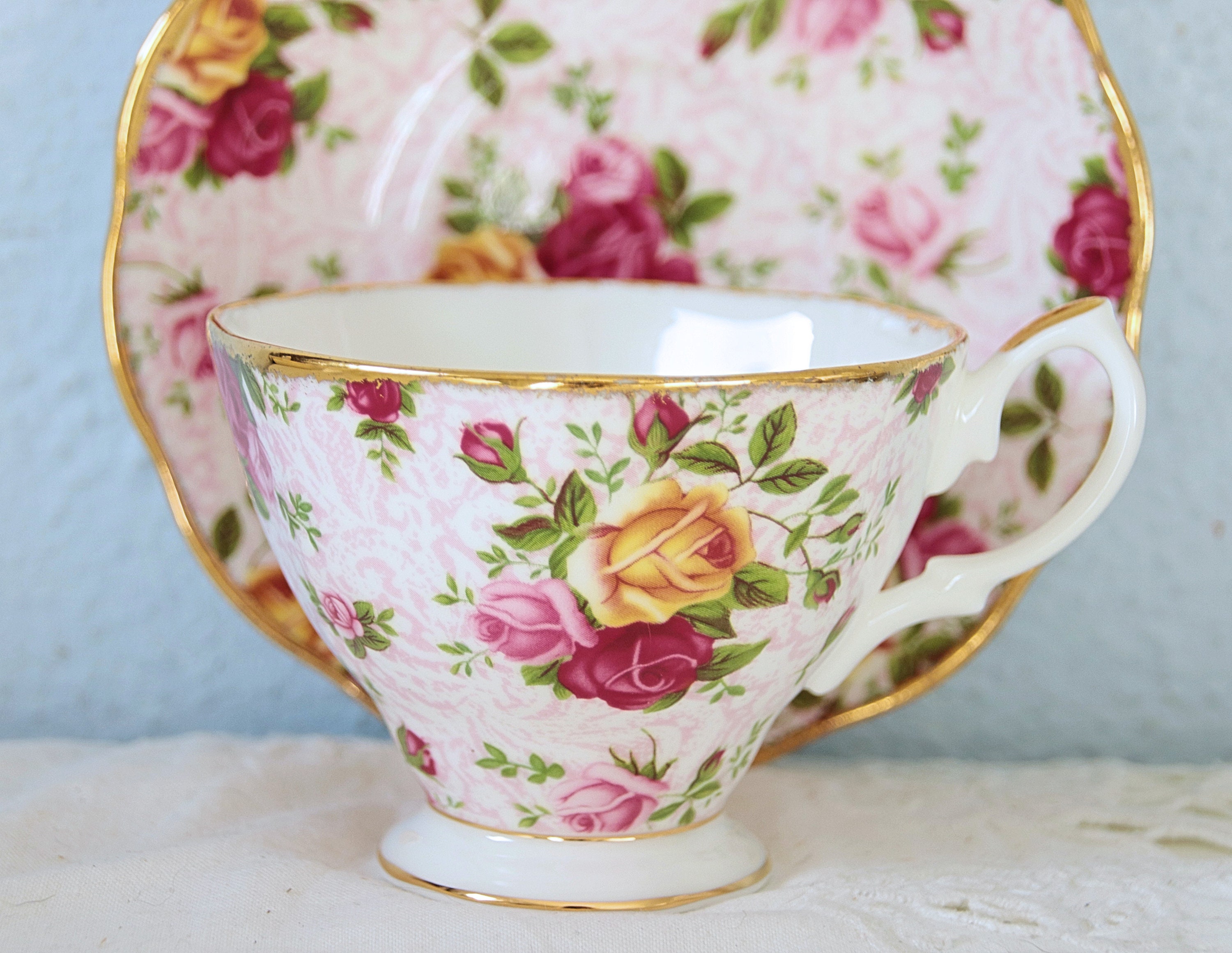 Vintage Royal Albert Old Country Roses 'soft Pink Lace' Cup and