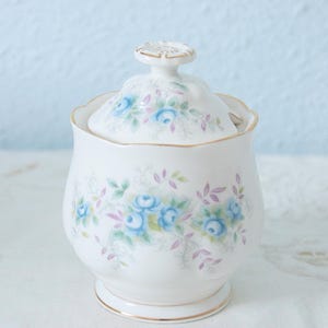 Tarro de mermelada y miel Royal Albert "Blue Blossom" vintage, difícil de encontrar, con decoración de rosas azules, Inglaterra