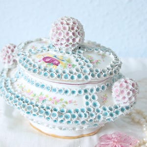 Unique Antique Jacob Petit 'Snowball Porcelain' Lidded Chocolate Box, Encrusted with Porcelain Flowers and Hand Painted Pink Roses, France
