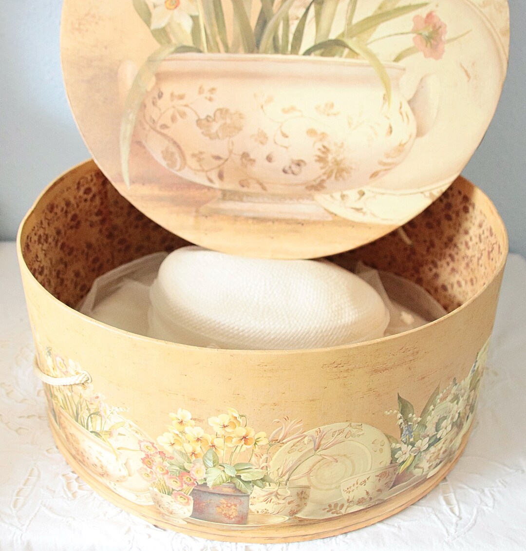 vintage palm print hat/storage box
